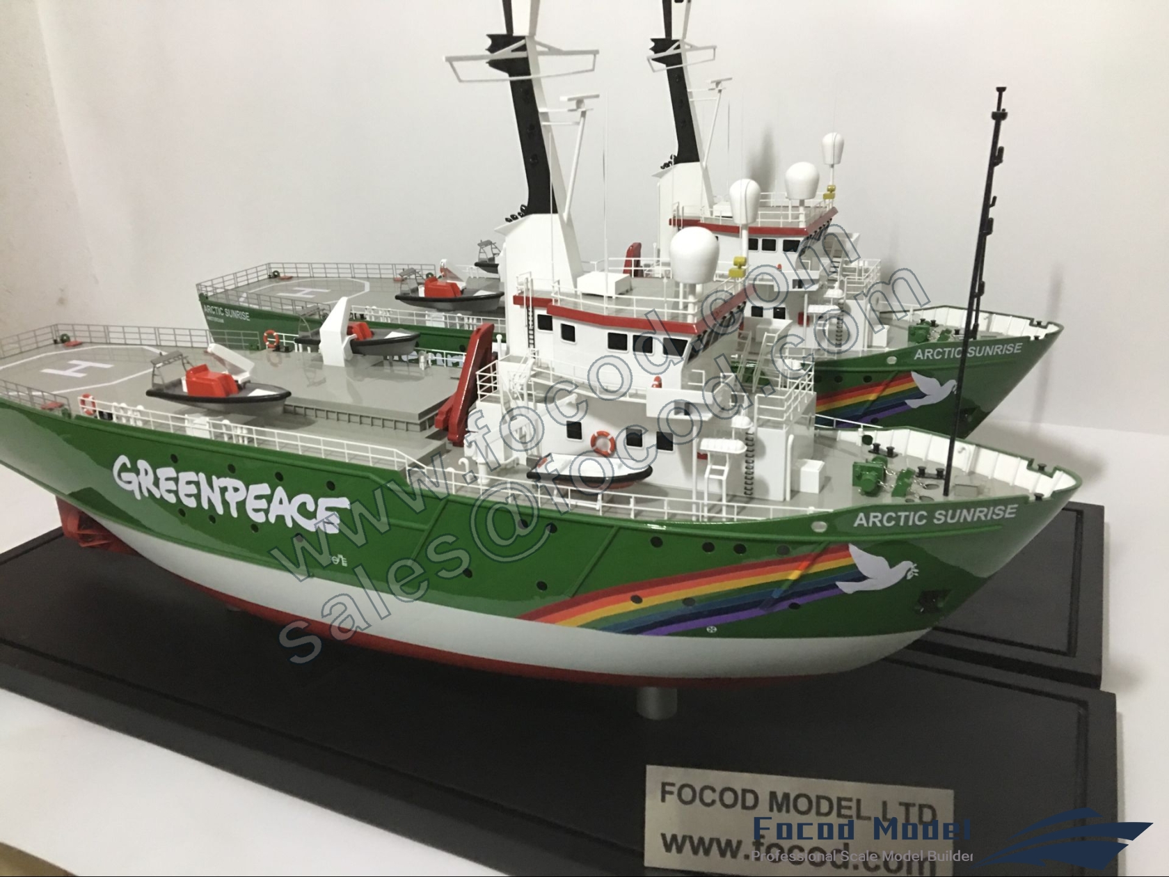 custom made model of Arctic Research boat